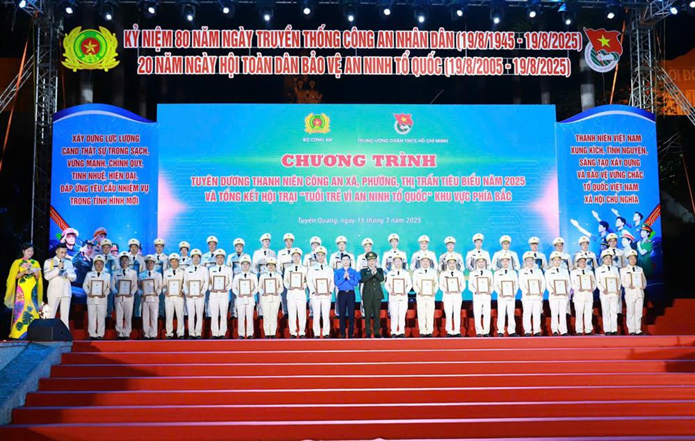 Tuyên dương thanh niên Công an xã, phường, thị trấn tiêu biểu năm 2025; tổng kết Hội trại “Tuổi trẻ vì an ninh Tổ quốc” khu vực phía Bắc